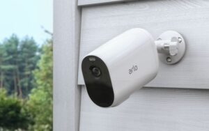 Arlo Essential Spotlight XL