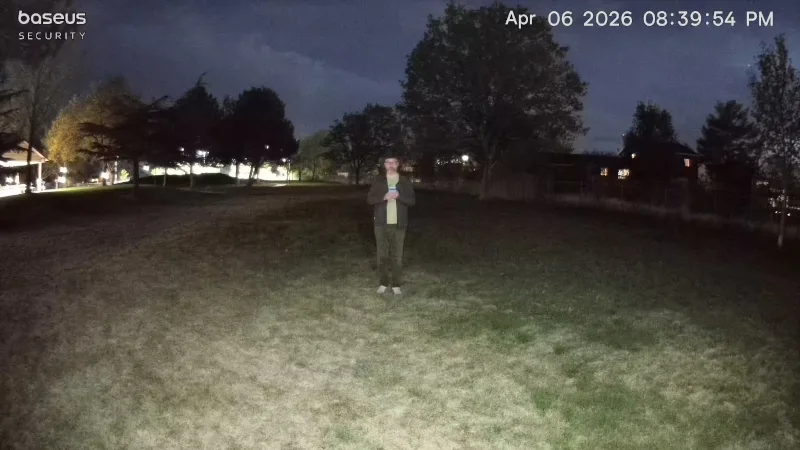 Baseus Security S2 Outdoor Camera 4K nighttime video quality with spotlight