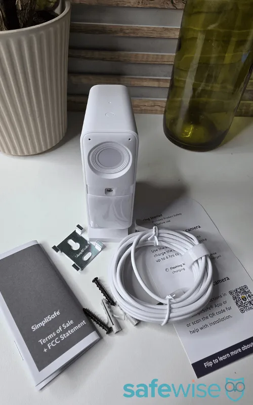 Does SimpliSafe's Wireless Indoor Camera replace the SimpliCam Indoor Camera? Yes!